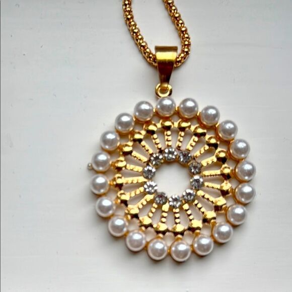 Men’s Gold Tone Faux Pearl Medallion Necklace, 30” Chain, Vintage Boho Rockstar - Picture 3 of 9